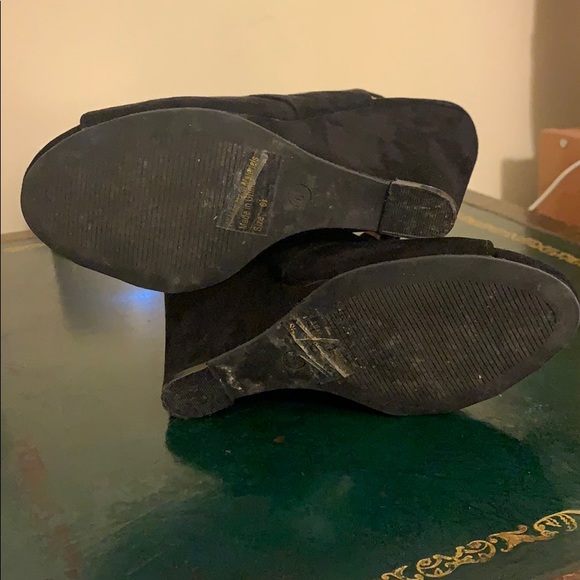 Black Wedges - Picture 3 of 3